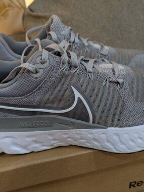 Nike React Infinity Run Flyknit 2 Particle Color Grey W Size 12 Great Condition